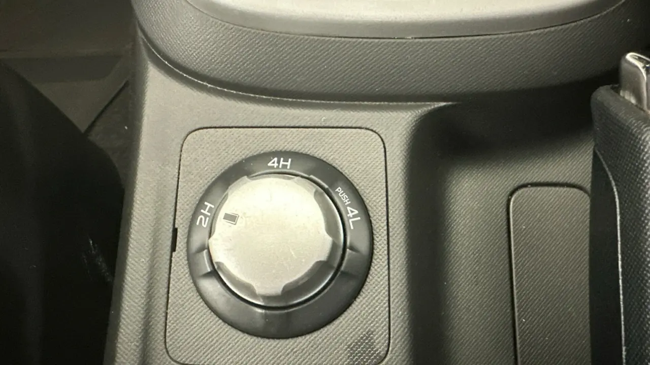 2021 Isuzu MU-X Gallery Image 16
