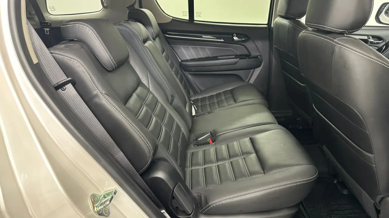 2021 Isuzu MU-X Gallery Image 18