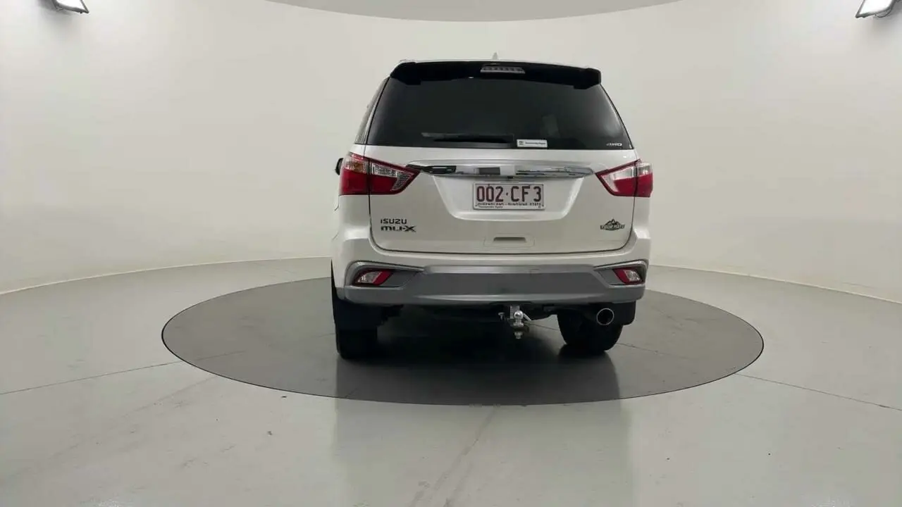 2021 Isuzu MU-X Gallery Image 4