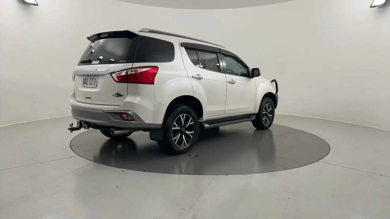 2021 Isuzu MU-X Gallery Image 5