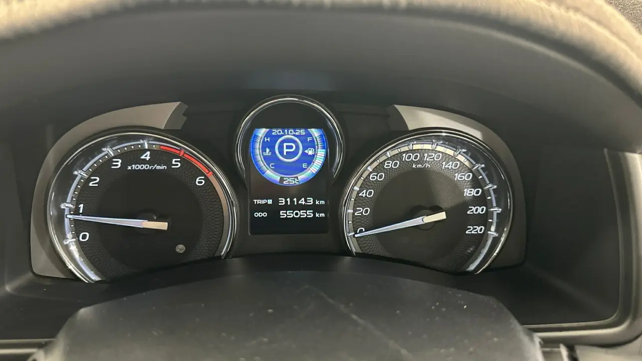 2021 Isuzu MU-X Gallery Image 9