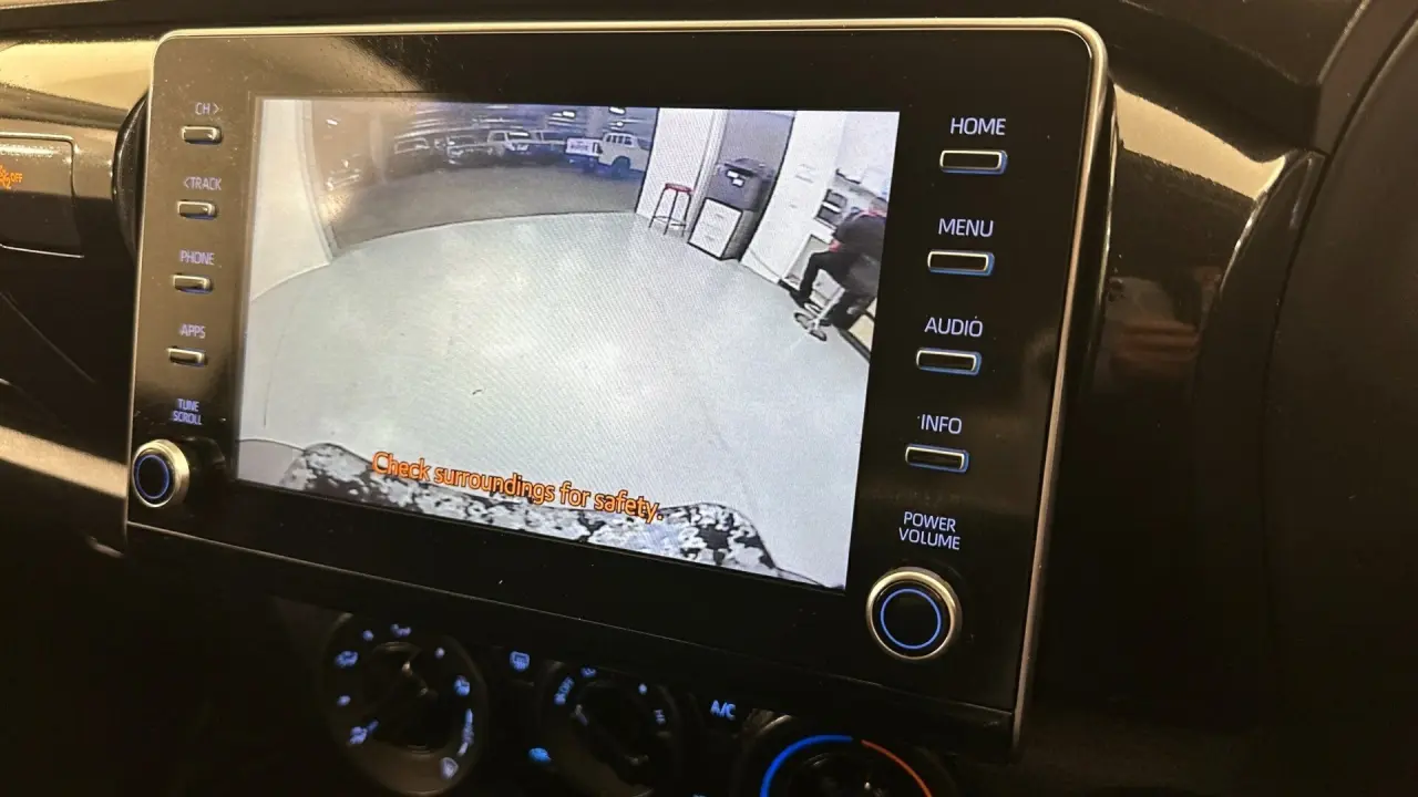 2021 Toyota Hilux Gallery Image 10