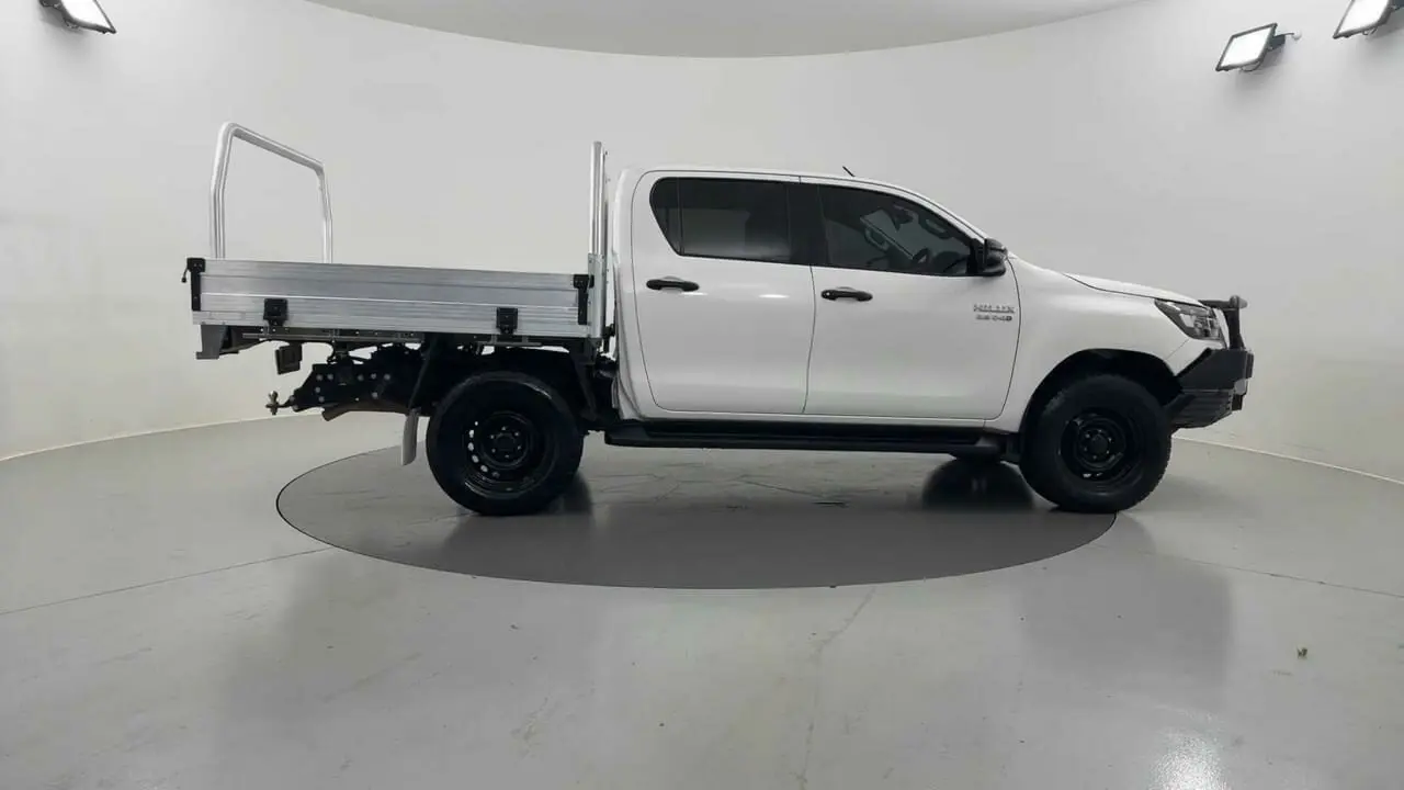 2021 Toyota Hilux Gallery Image 6