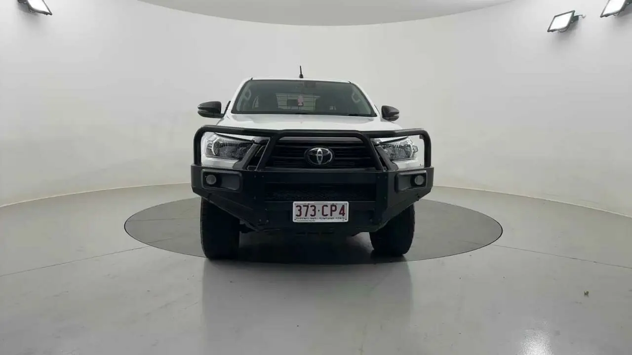 2021 Toyota Hilux Gallery Image 8