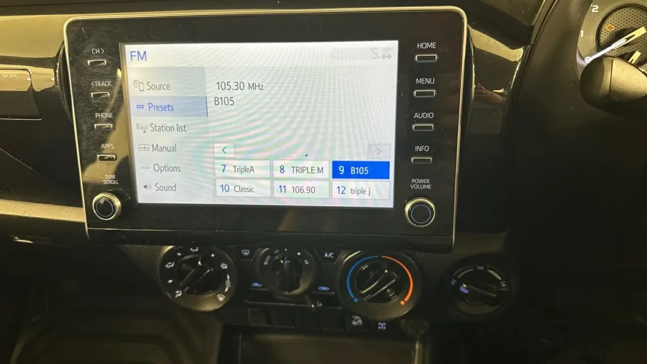 2021 Toyota Hilux Gallery Image 13