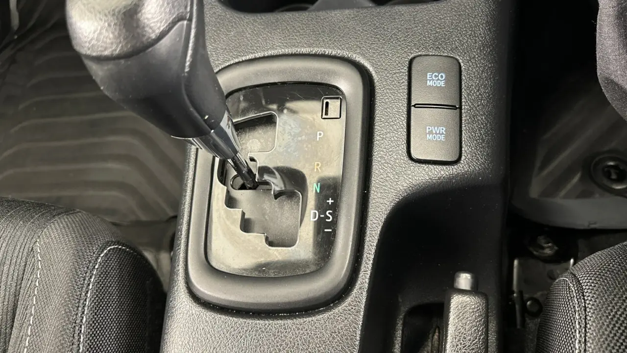 2021 Toyota Hilux Gallery Image 14