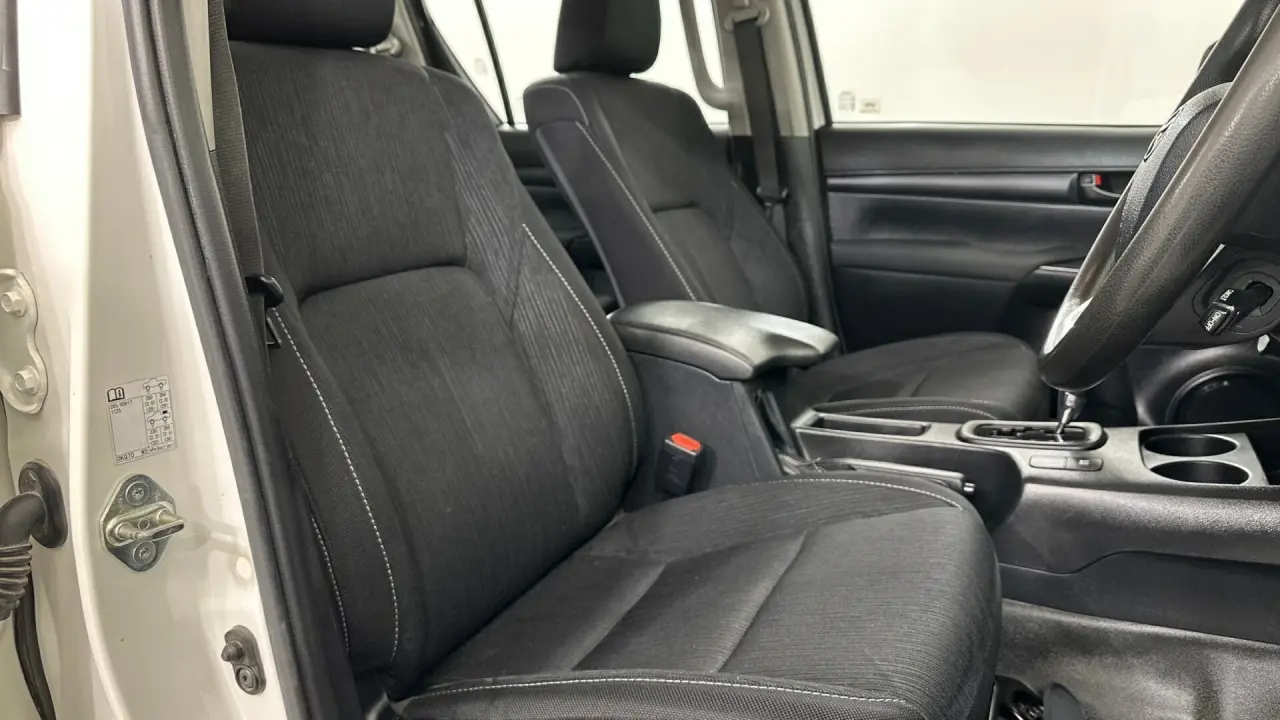 2021 Toyota Hilux Gallery Image 15