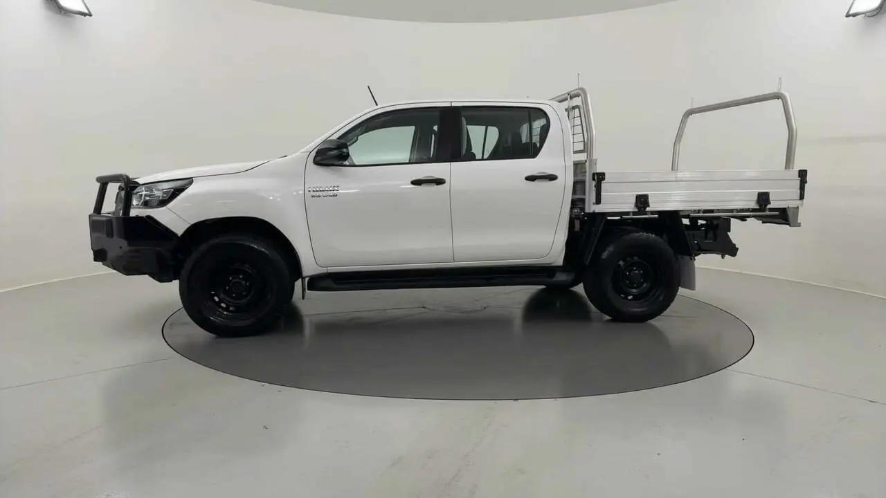 2021 Toyota Hilux Gallery Image 2