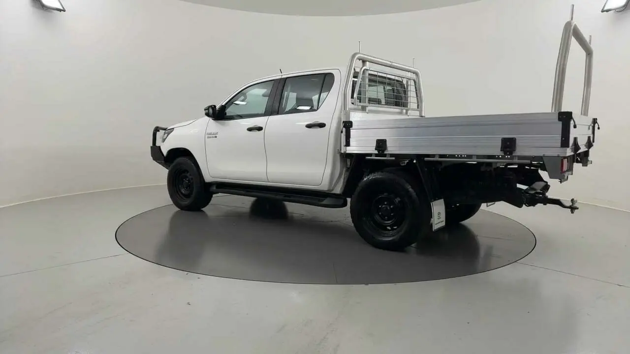 2021 Toyota Hilux Gallery Image 3