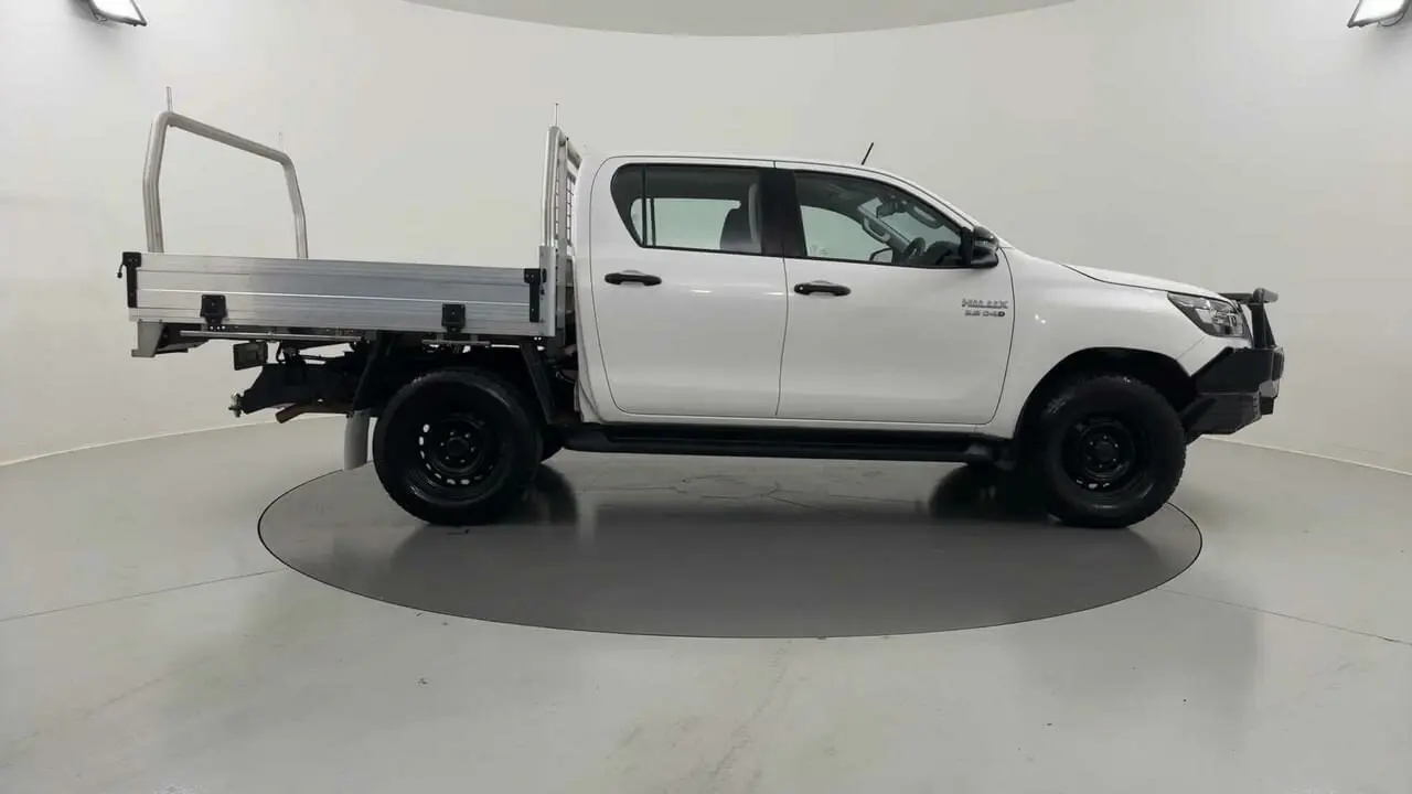 2021 Toyota Hilux Gallery Image 6