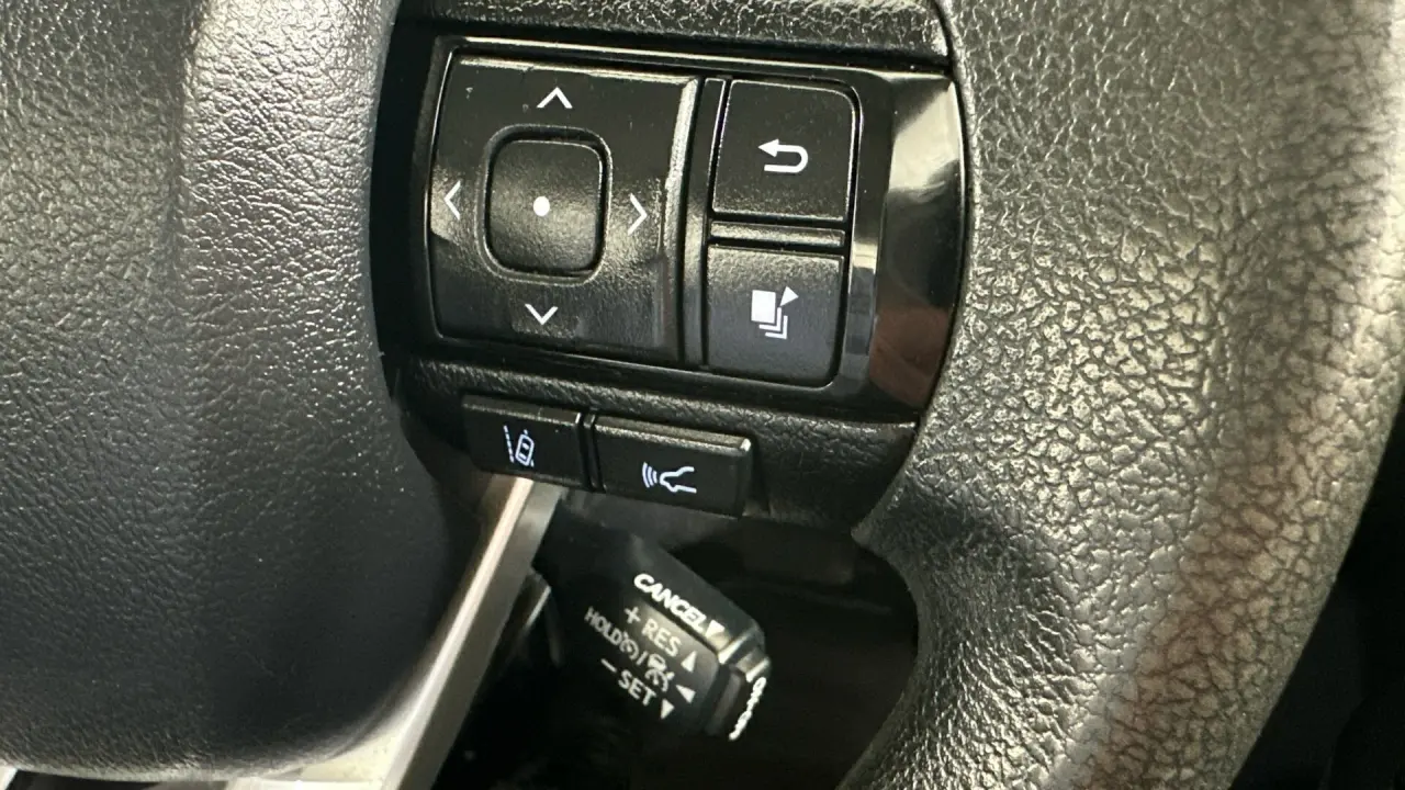 2022 Toyota Hilux Gallery Image 17