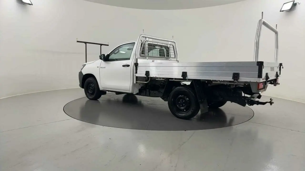 2022 Toyota Hilux Gallery Image 3