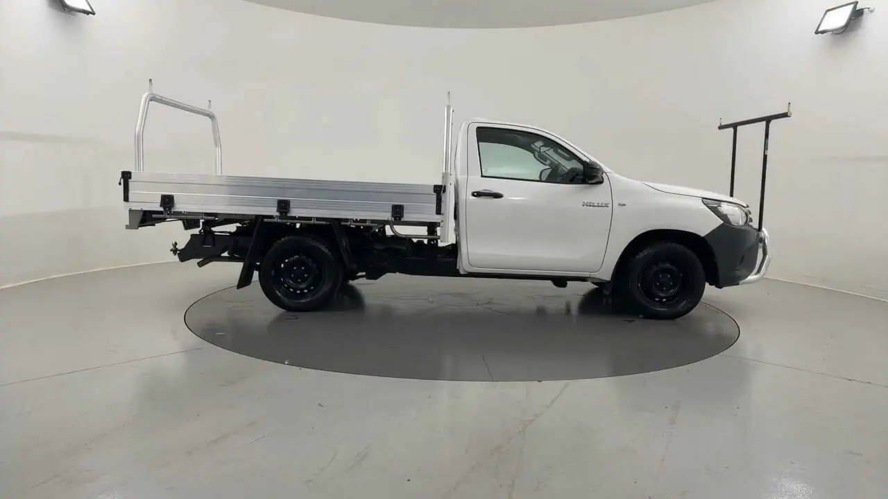 2022 Toyota Hilux Gallery Image 6