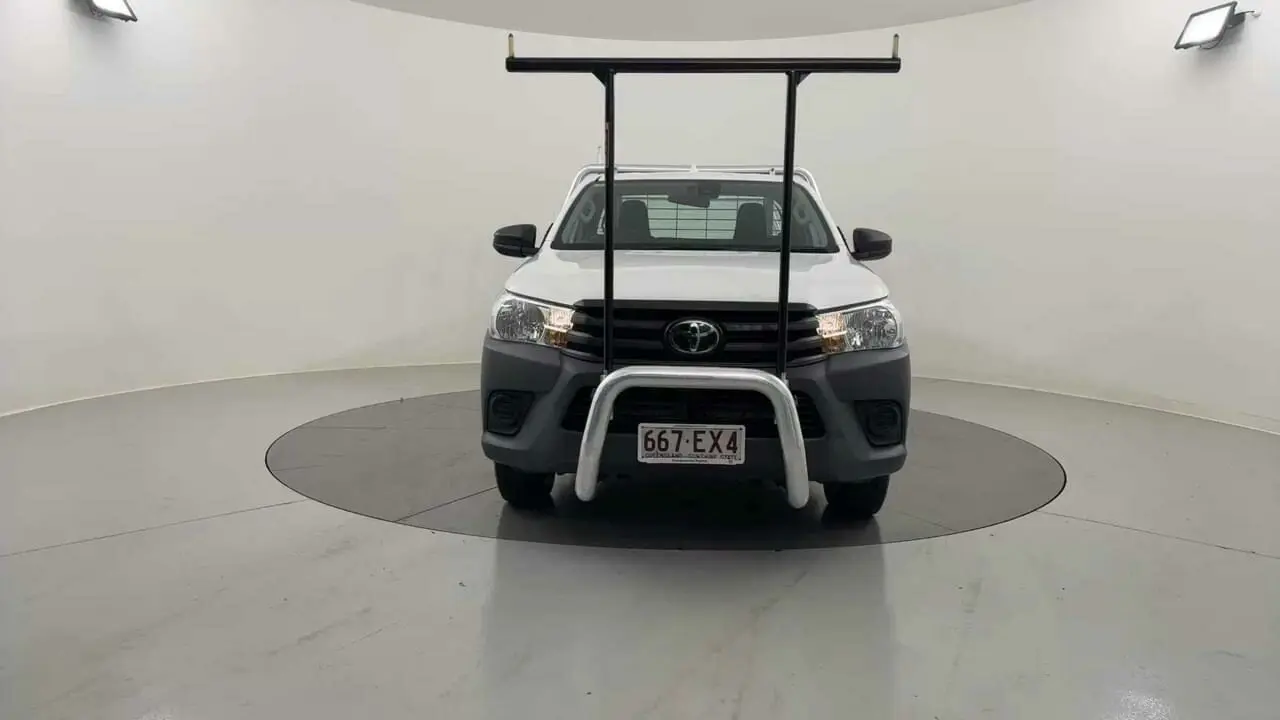 2022 Toyota Hilux Gallery Image 8