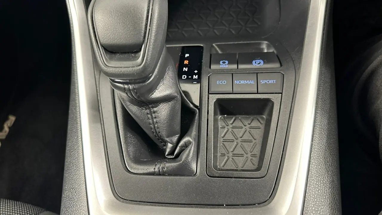 2020 Toyota RAV4 Gallery Image 13