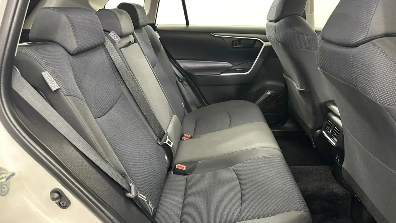 2020 Toyota RAV4 Gallery Image 16