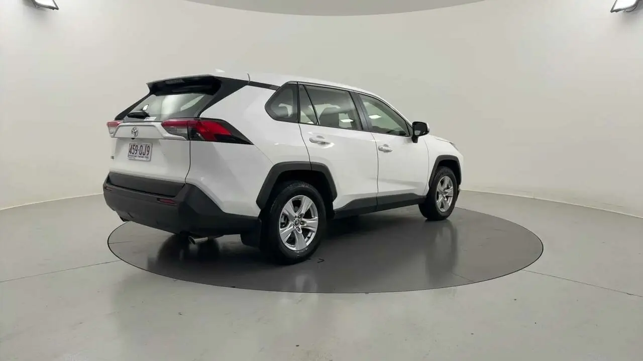 2020 Toyota RAV4 Gallery Image 5