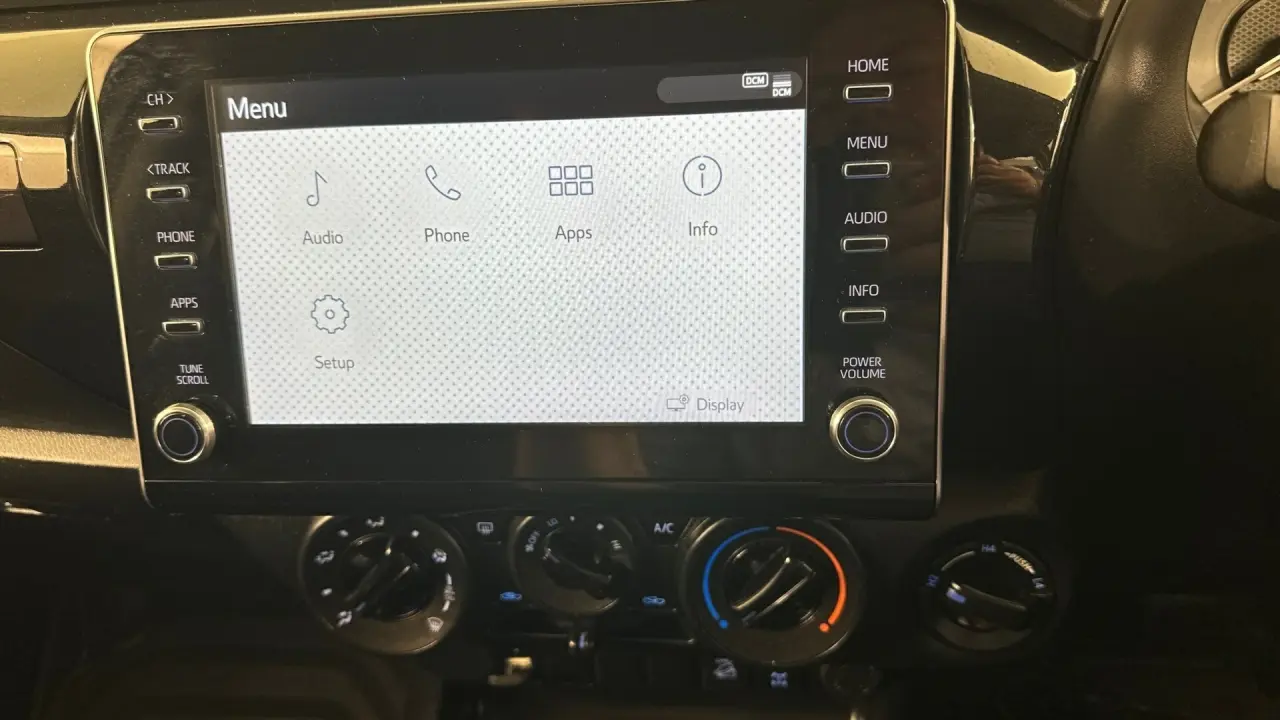 2022 Toyota Hilux Gallery Image 11