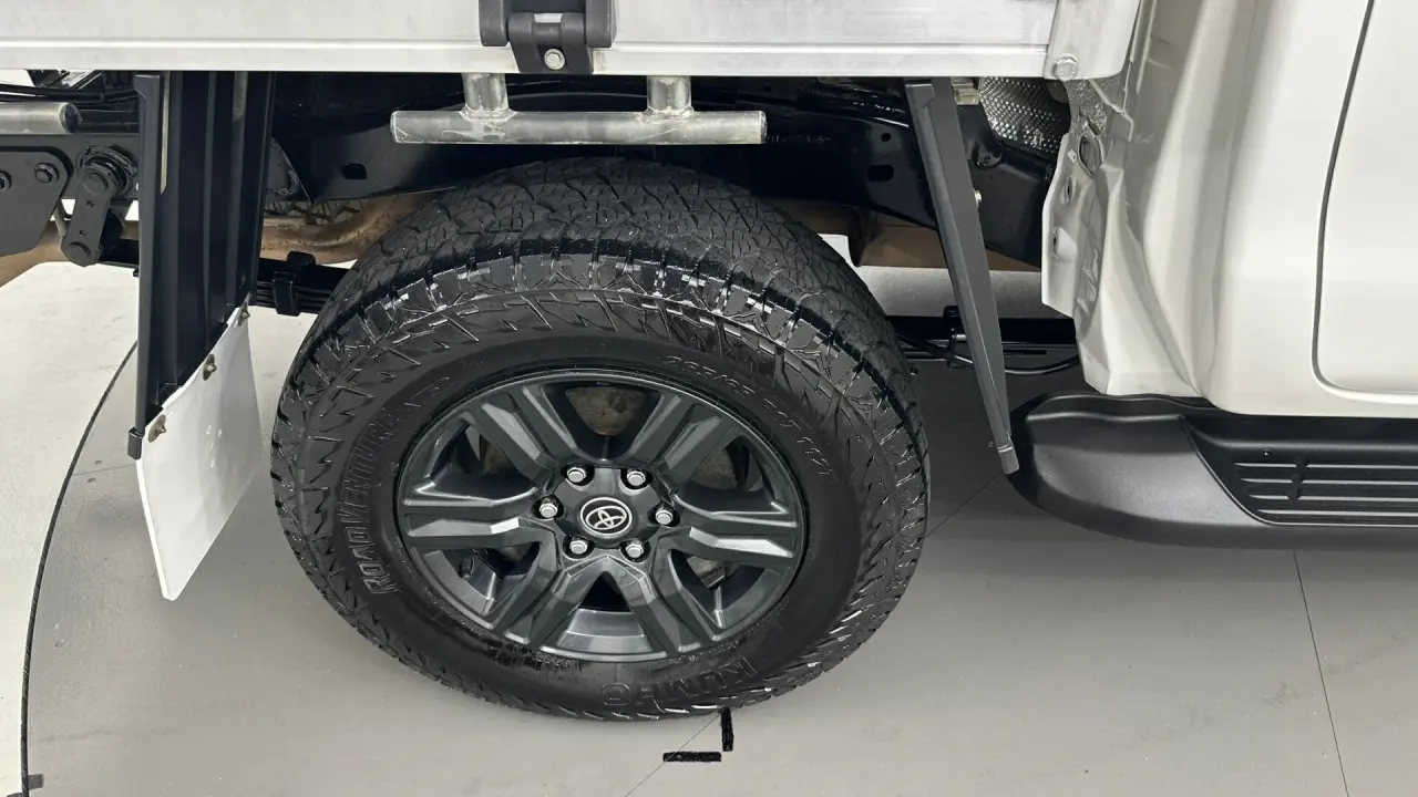 2022 Toyota Hilux Gallery Image 18