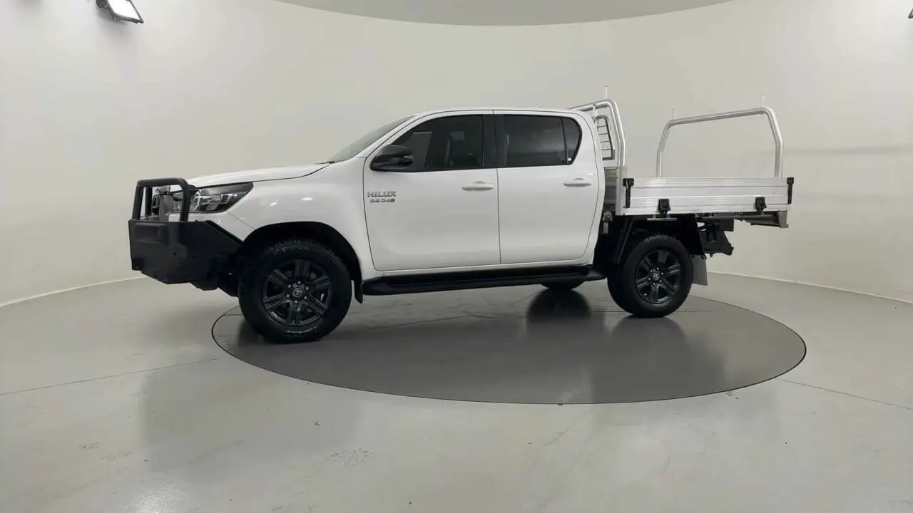 2022 Toyota Hilux Gallery Image 2