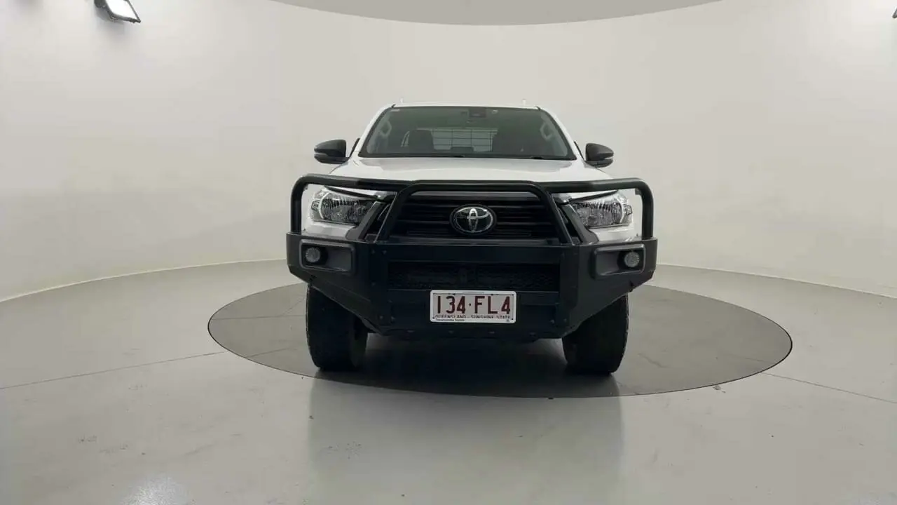 2022 Toyota Hilux Gallery Image 8