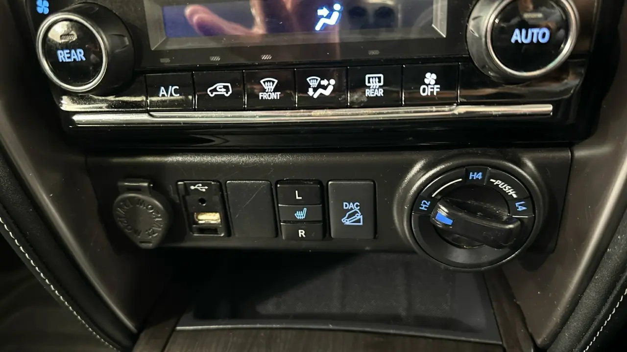 2021 Toyota Fortuner Gallery Image 13