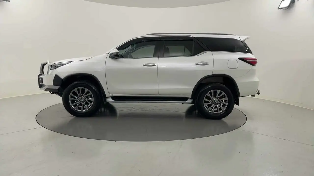 2021 Toyota Fortuner Gallery Image 2