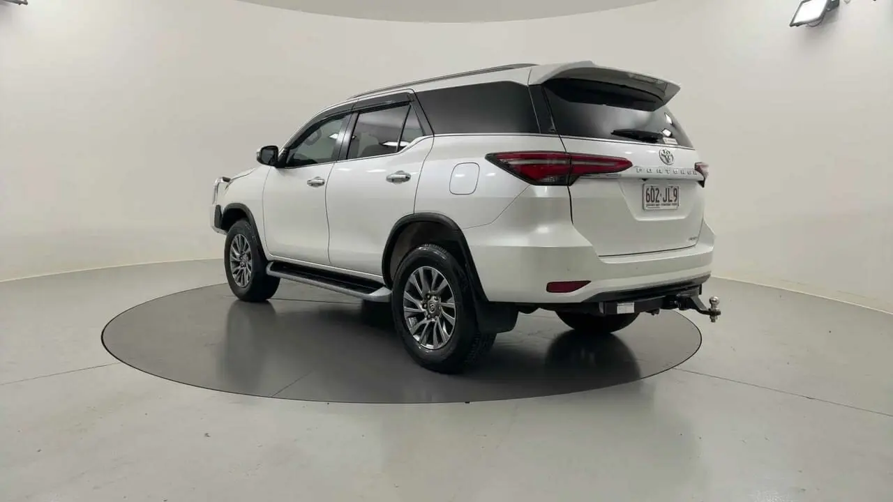 2021 Toyota Fortuner Gallery Image 3