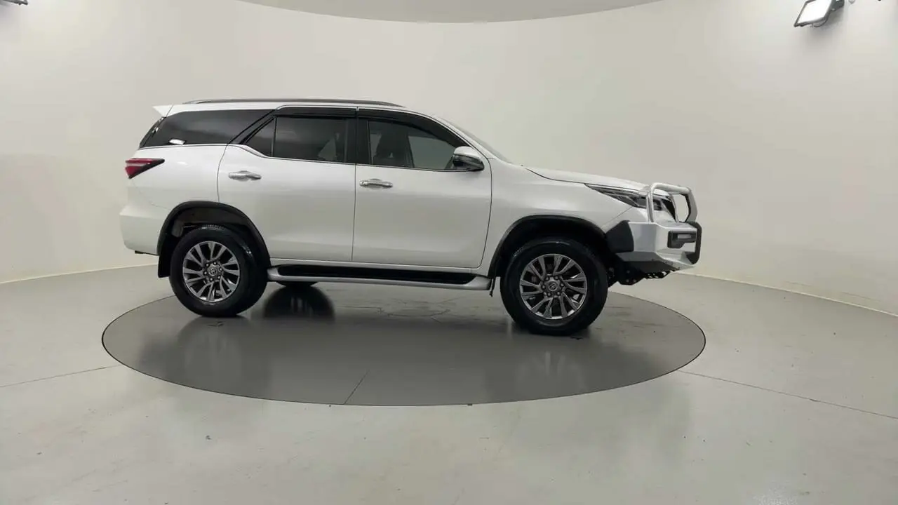 2021 Toyota Fortuner Gallery Image 6