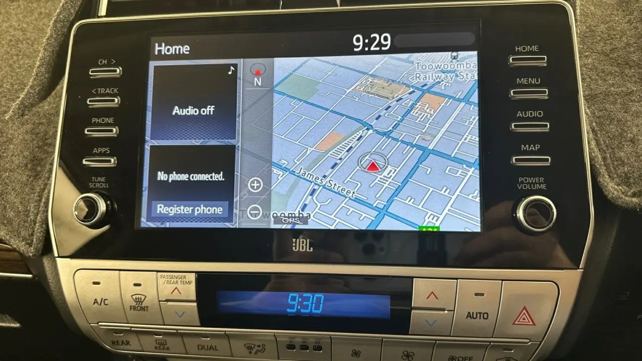 2022 Toyota Landcruiser Prado Gallery Image 11