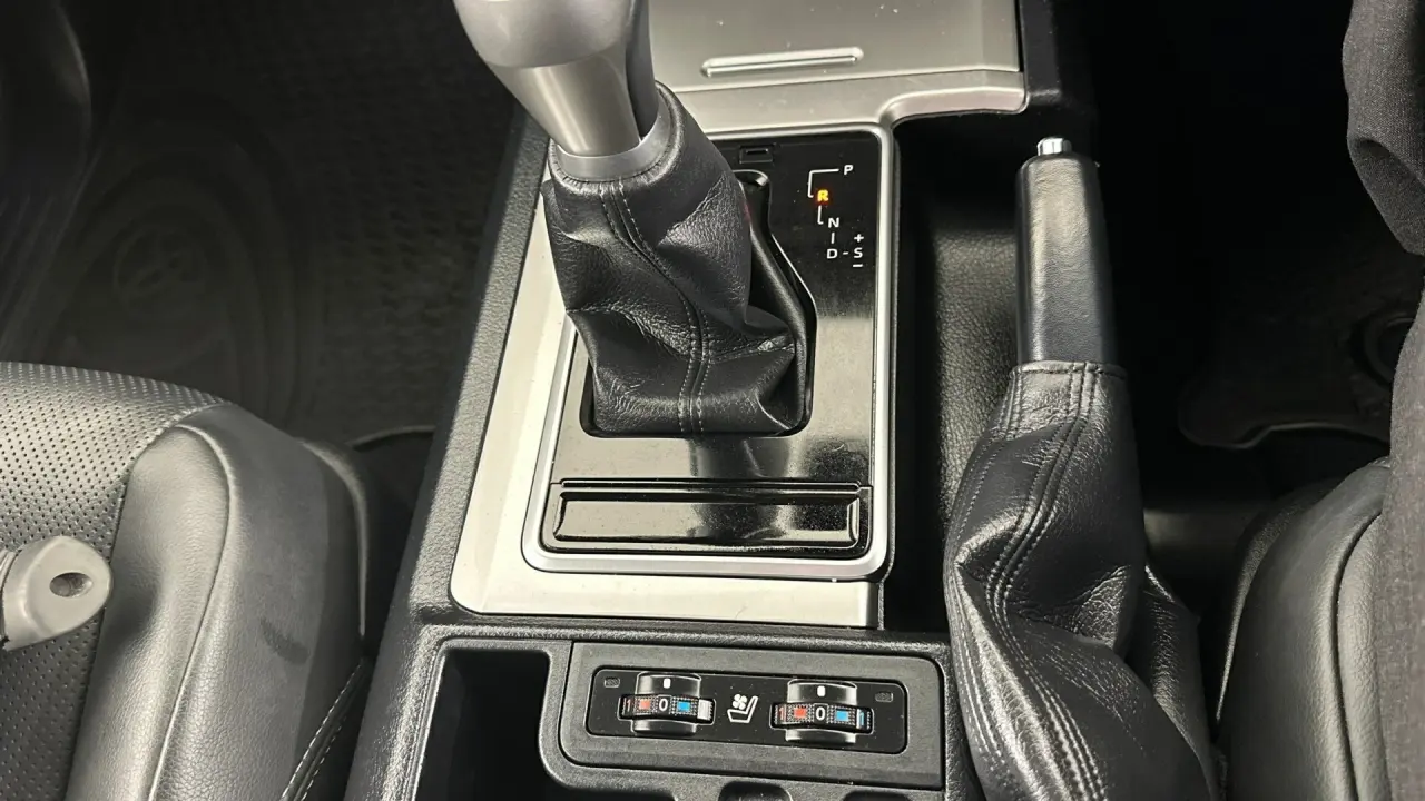 2022 Toyota Landcruiser Prado Gallery Image 15