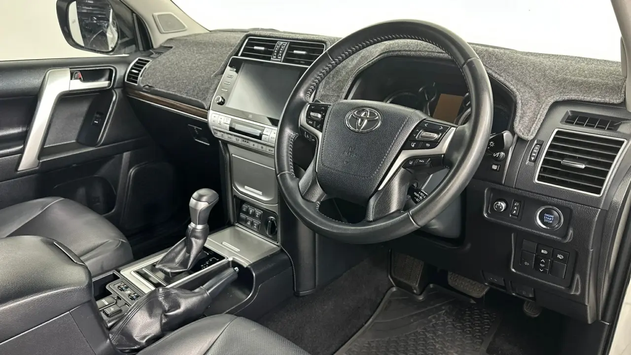 2022 Toyota Landcruiser Prado Gallery Image 16