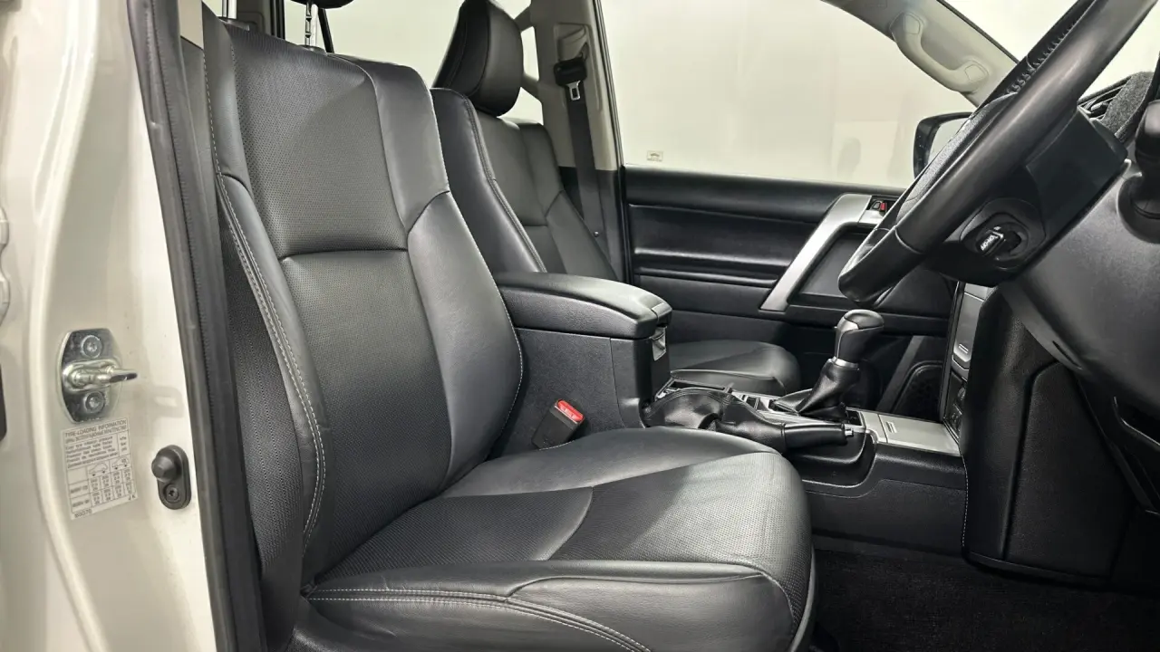 2022 Toyota Landcruiser Prado Gallery Image 17