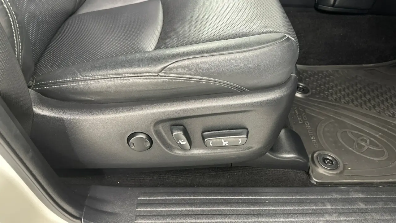 2022 Toyota Landcruiser Prado Gallery Image 18