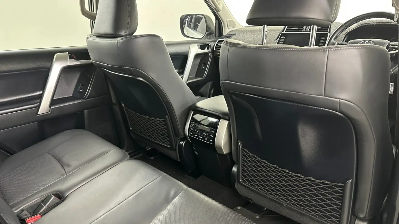 2022 Toyota Landcruiser Prado Gallery Image 20