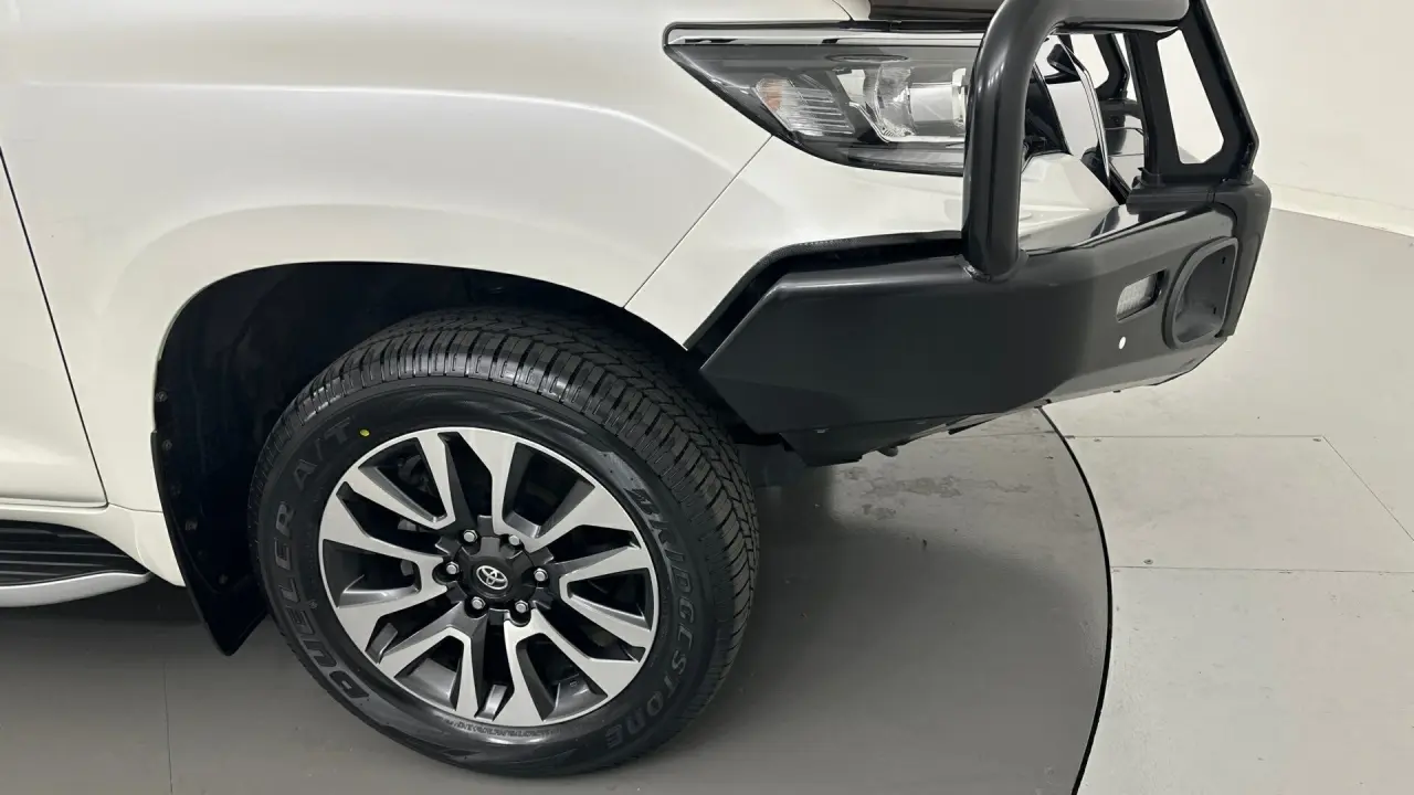 2022 Toyota Landcruiser Prado Gallery Image 22