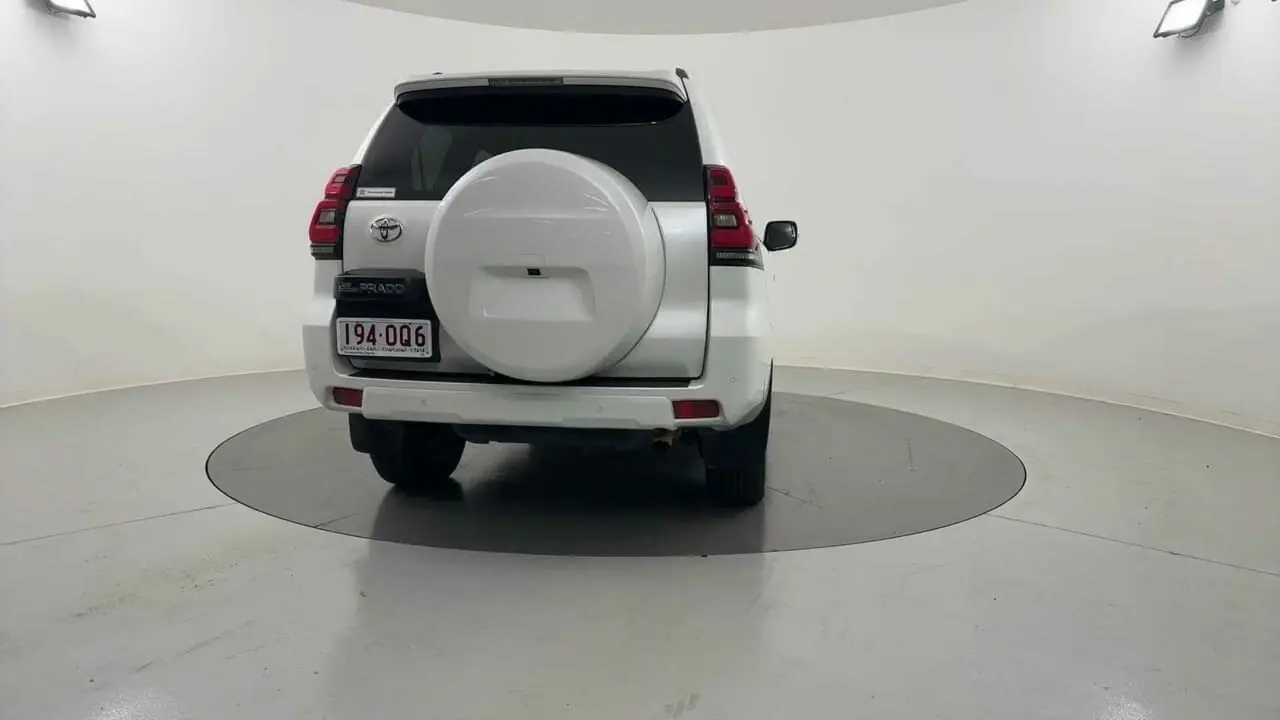 2022 Toyota Landcruiser Prado Gallery Image 4