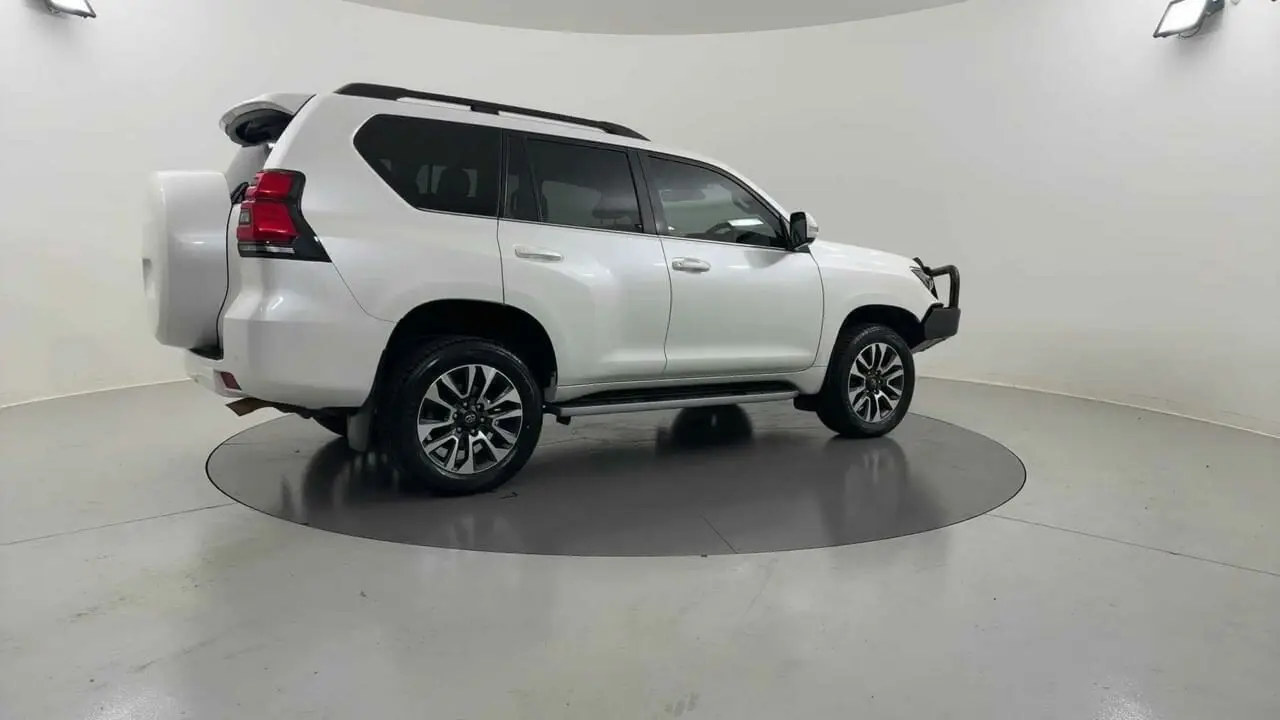 2022 Toyota Landcruiser Prado Gallery Image 5