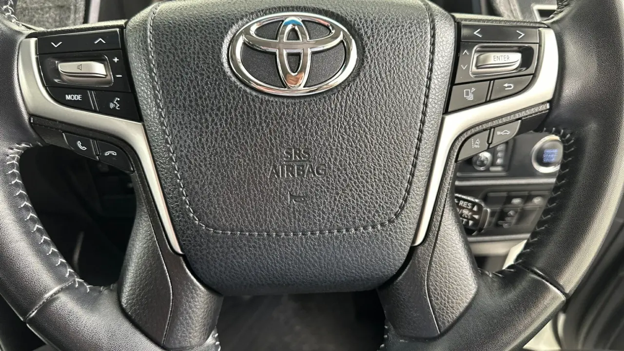 2022 Toyota Landcruiser Prado Gallery Image 9