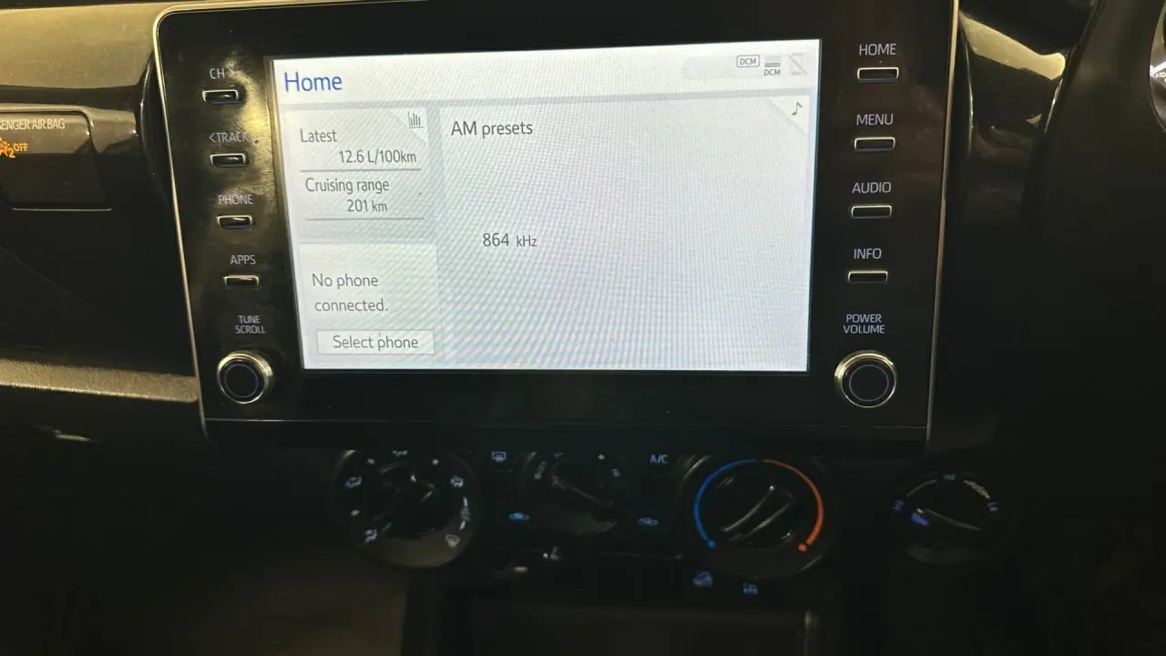 2022 Toyota Hilux Gallery Image 11