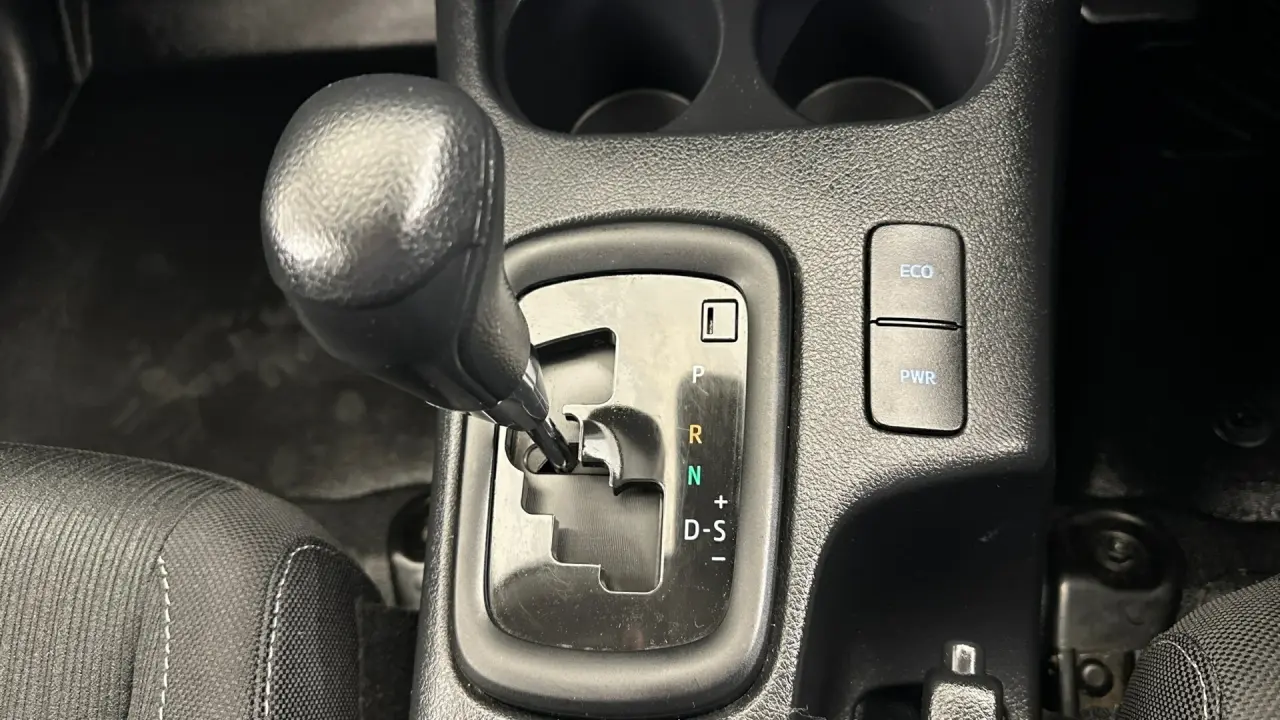 2022 Toyota Hilux Gallery Image 12