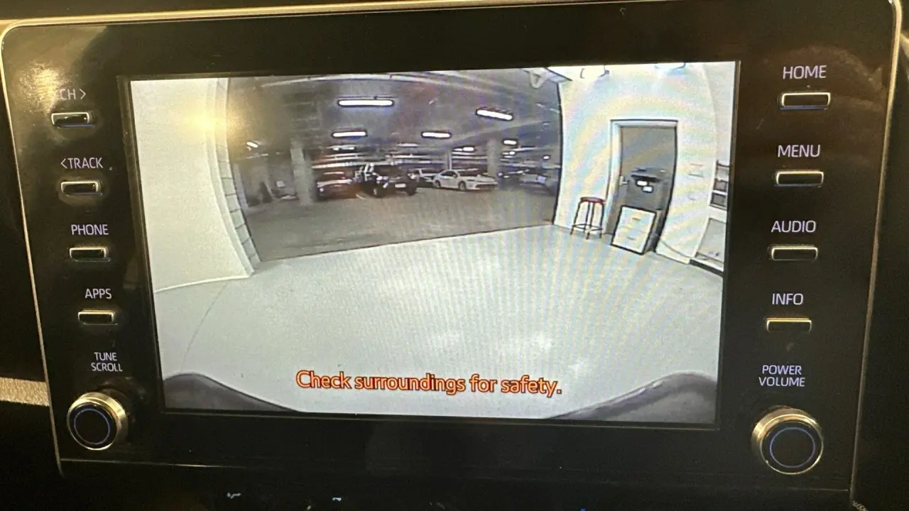 2022 Toyota Hilux Gallery Image 13