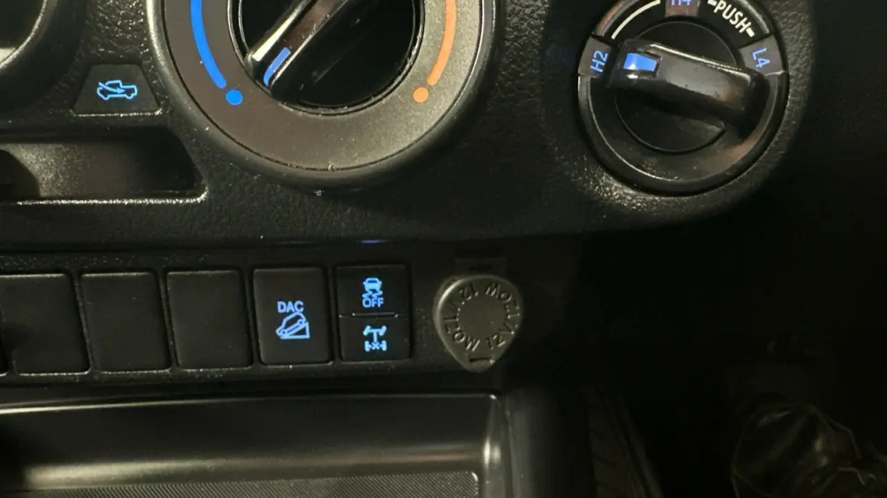 2022 Toyota Hilux Gallery Image 14