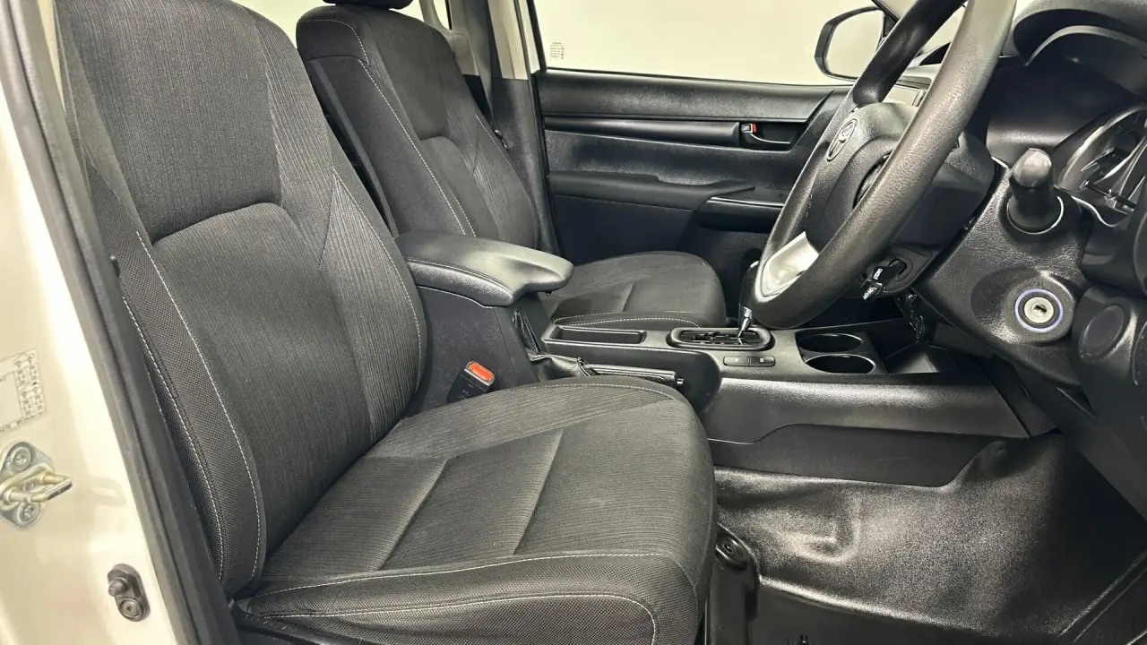 2022 Toyota Hilux Gallery Image 16
