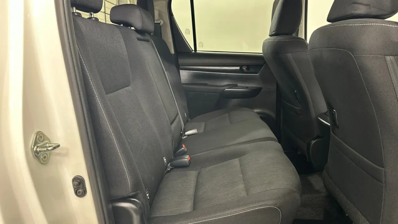 2022 Toyota Hilux Gallery Image 17