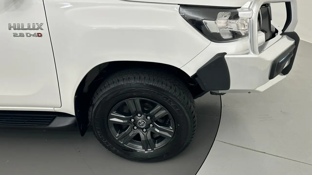 2022 Toyota Hilux Gallery Image 19