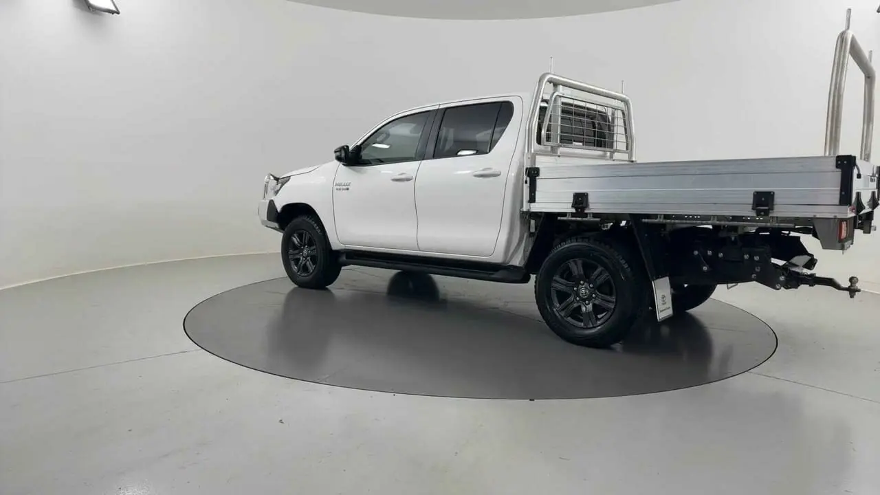 2022 Toyota Hilux Gallery Image 3