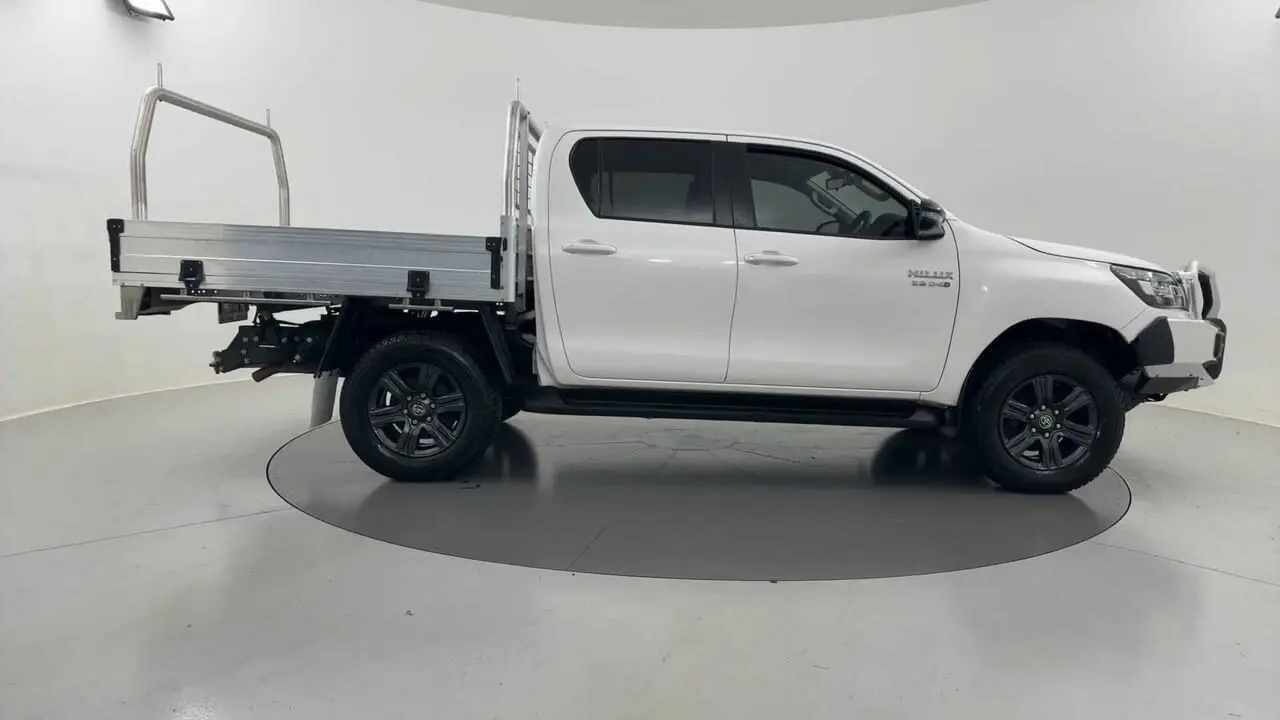 2022 Toyota Hilux Gallery Image 6