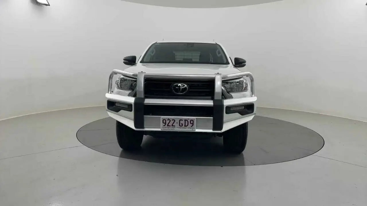 2022 Toyota Hilux Gallery Image 8