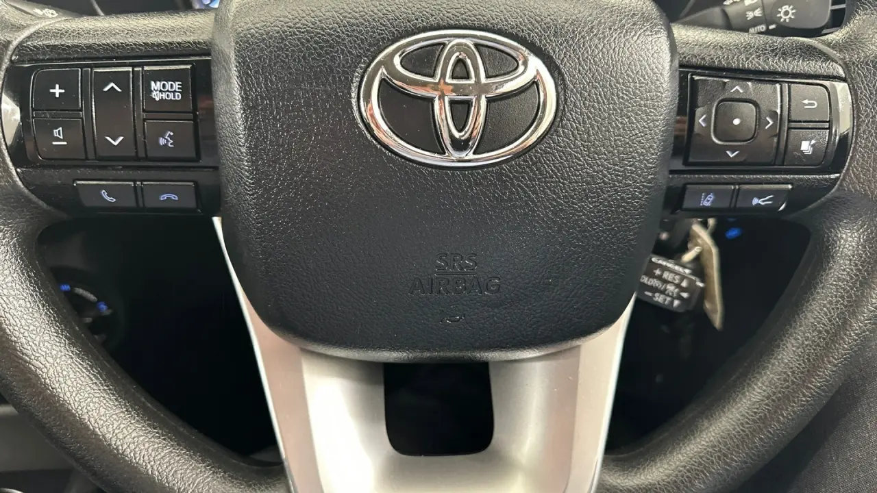2022 Toyota Hilux Gallery Image 9
